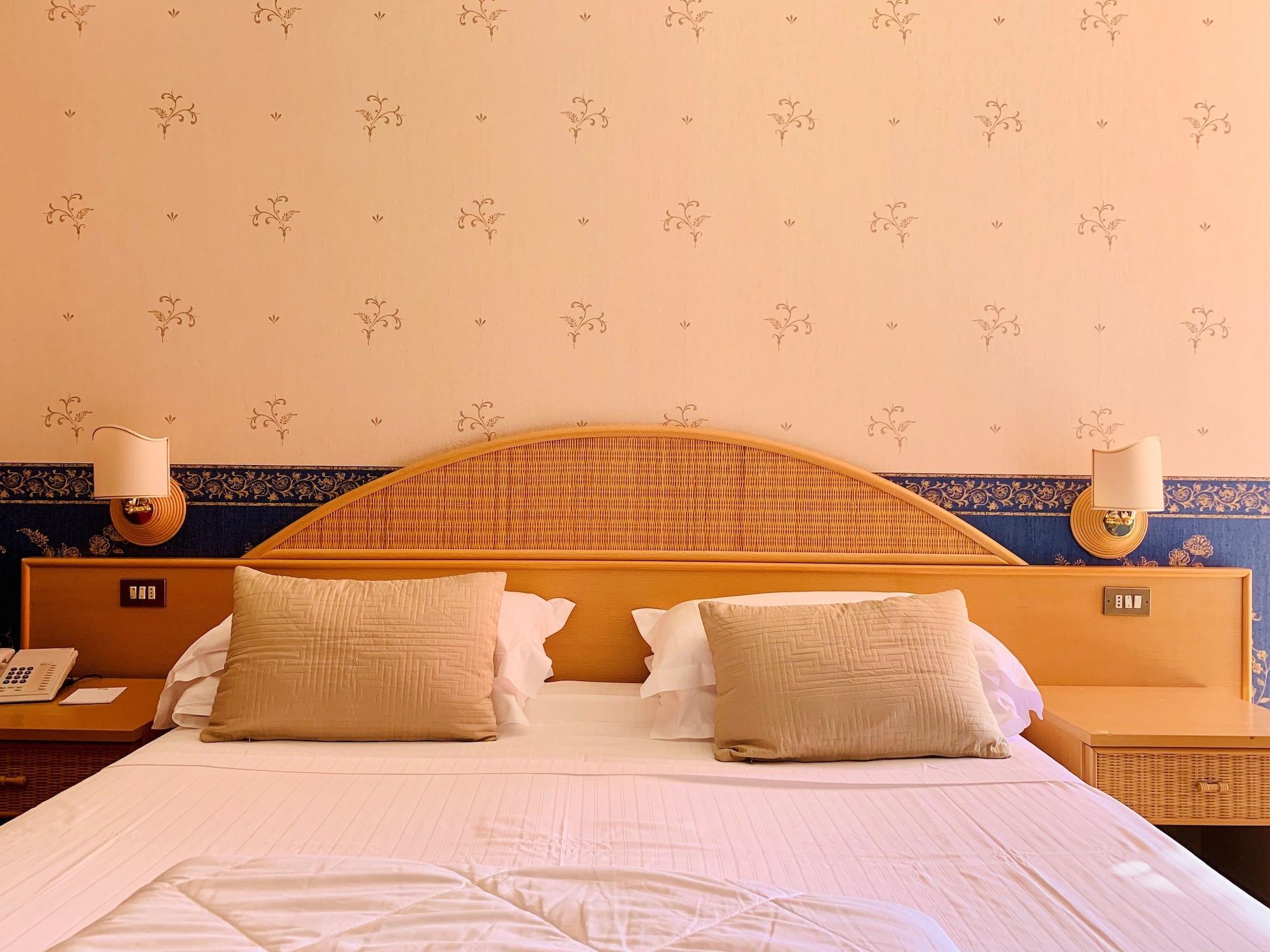 Kriss Internazionale Hotel Бардолино Экстерьер фото