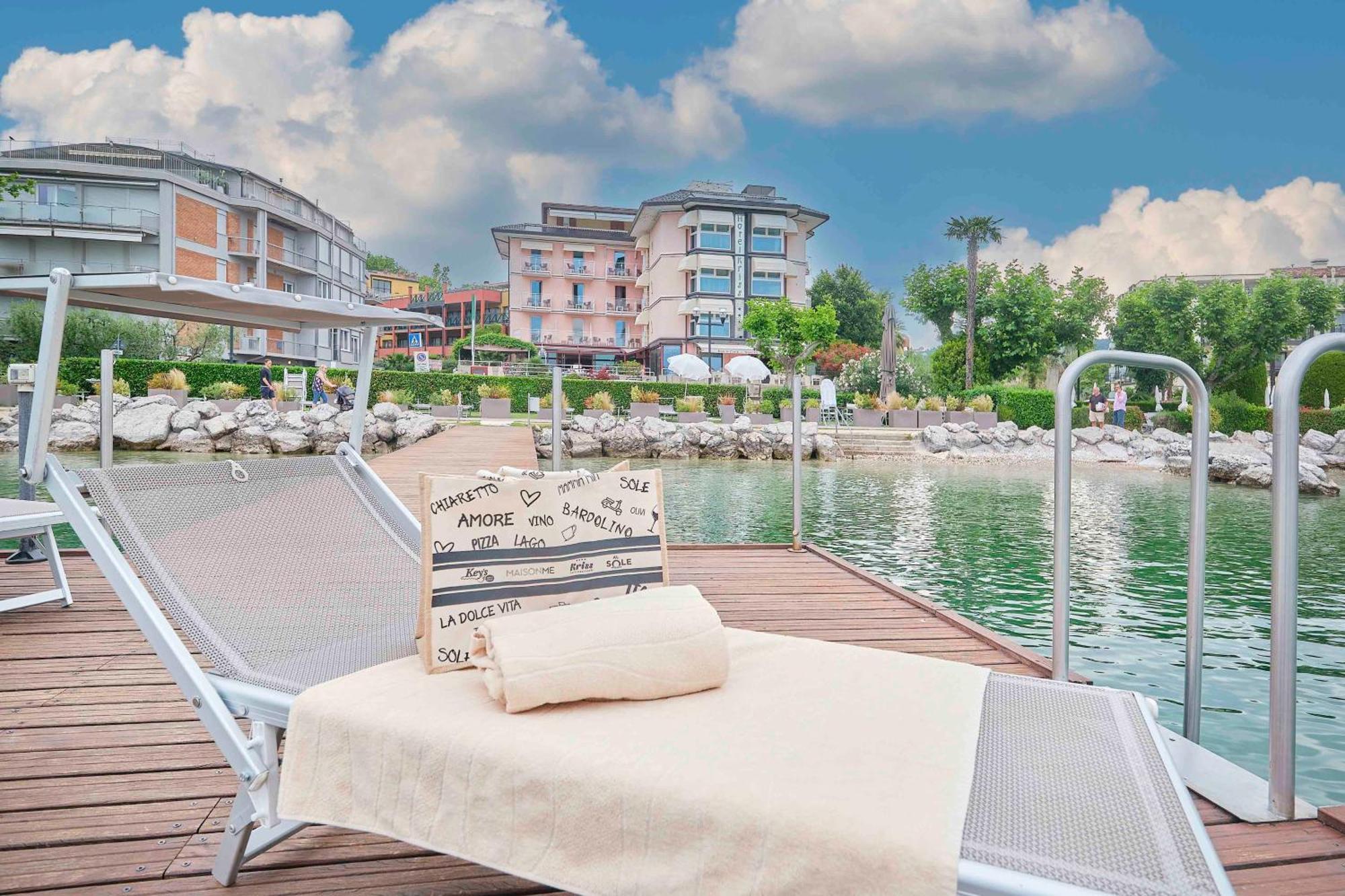 Kriss Internazionale Hotel Бардолино Экстерьер фото