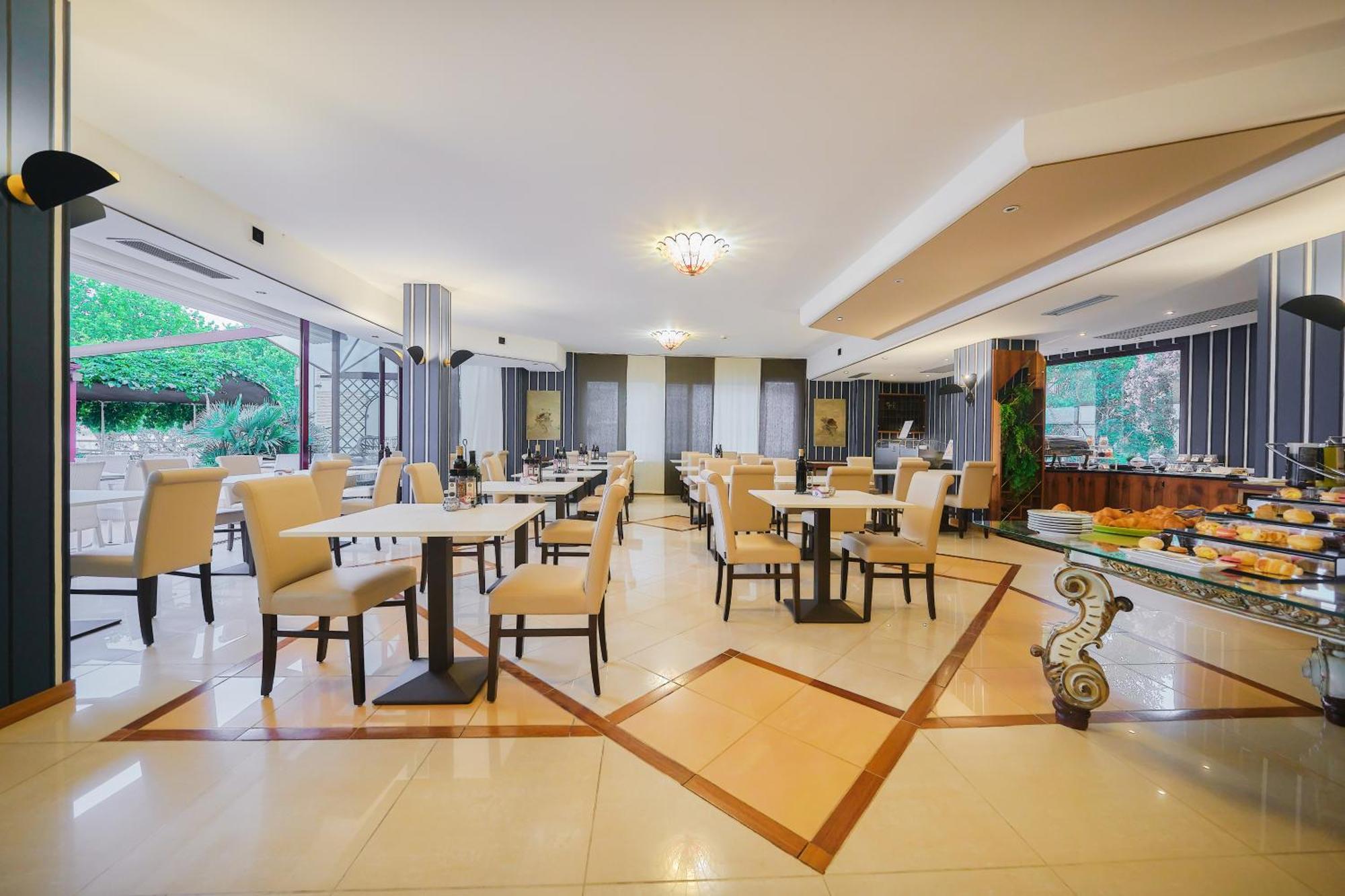 Kriss Internazionale Hotel Бардолино Экстерьер фото