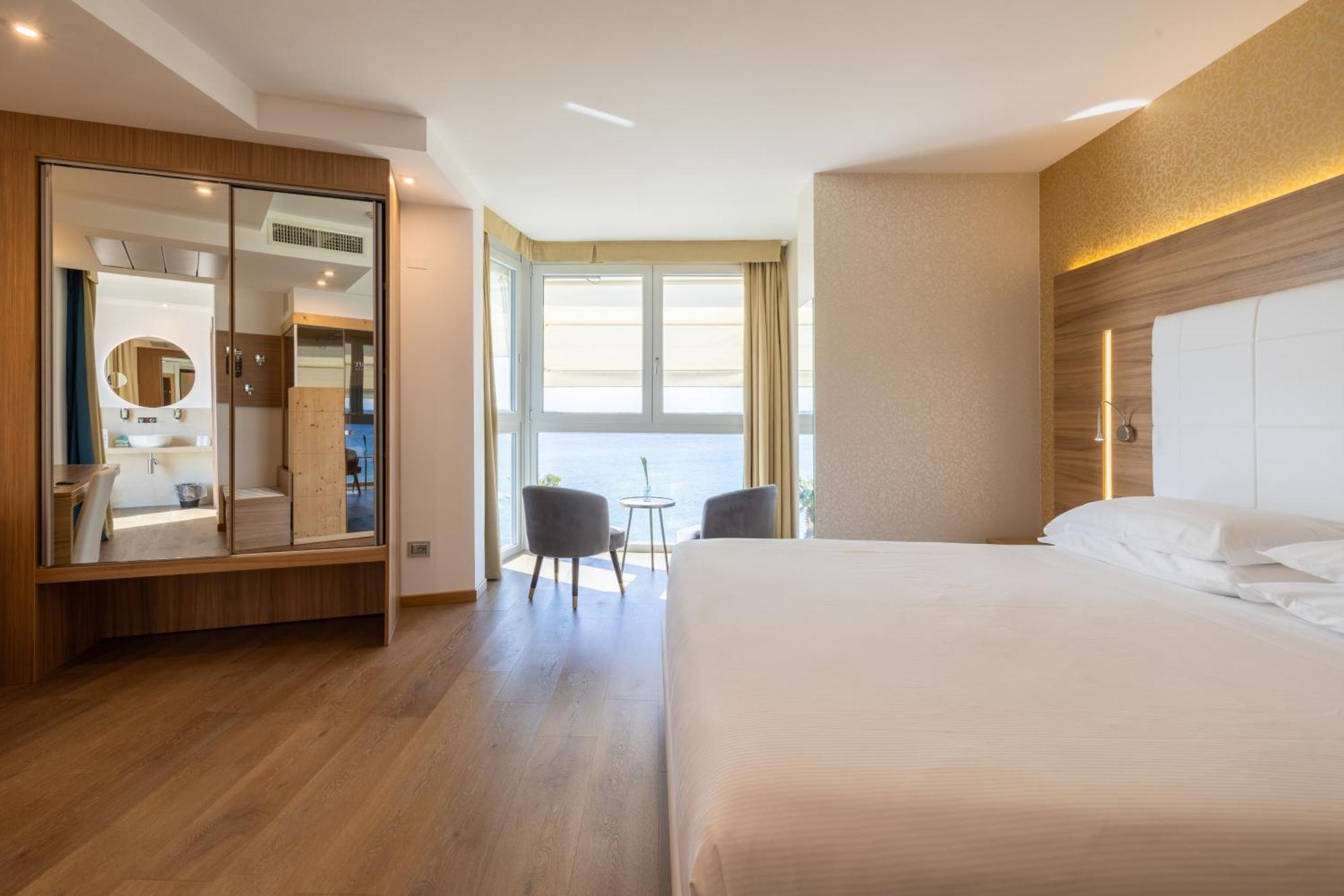 Kriss Internazionale Hotel Бардолино Экстерьер фото