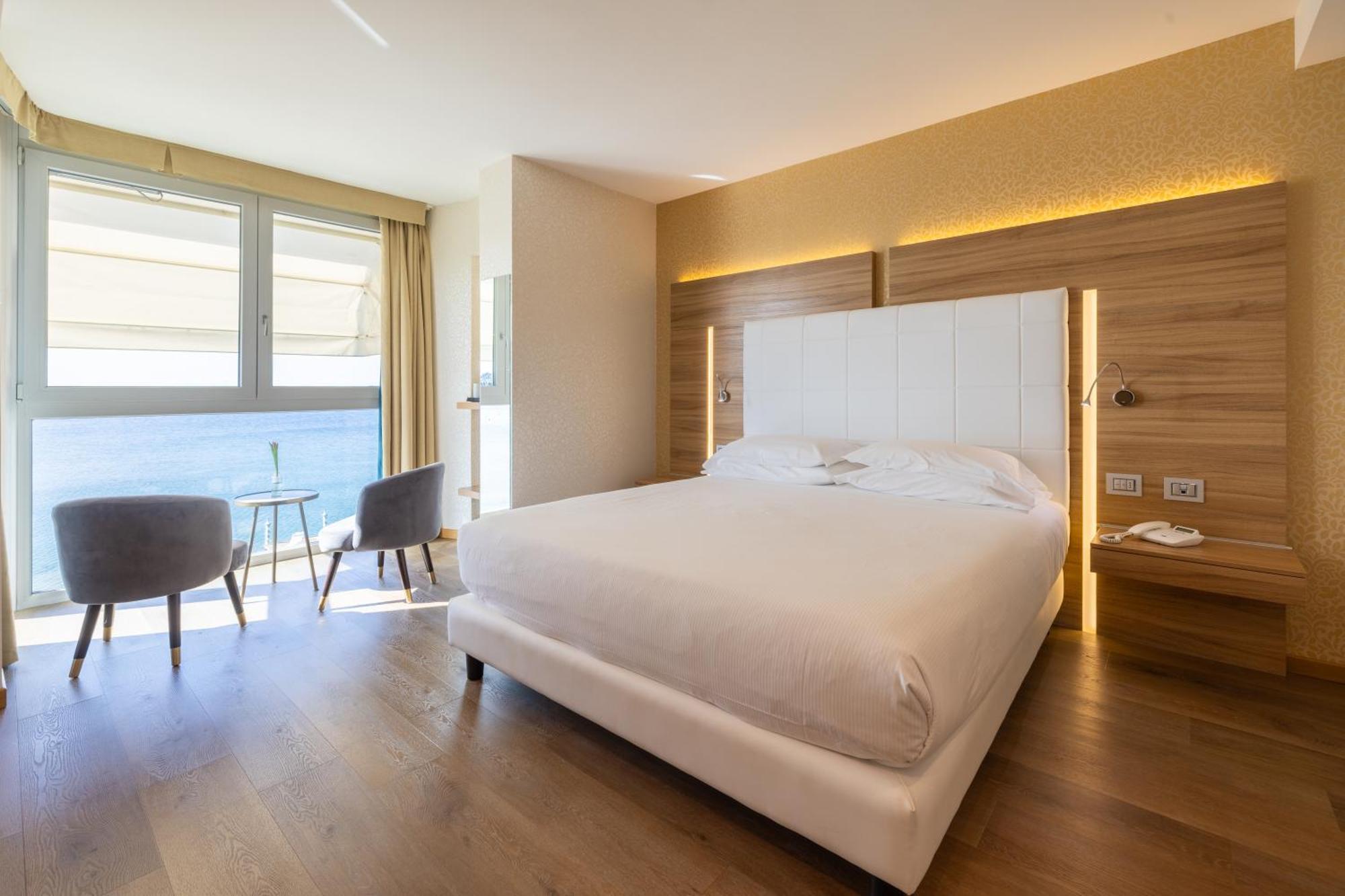 Kriss Internazionale Hotel Бардолино Экстерьер фото