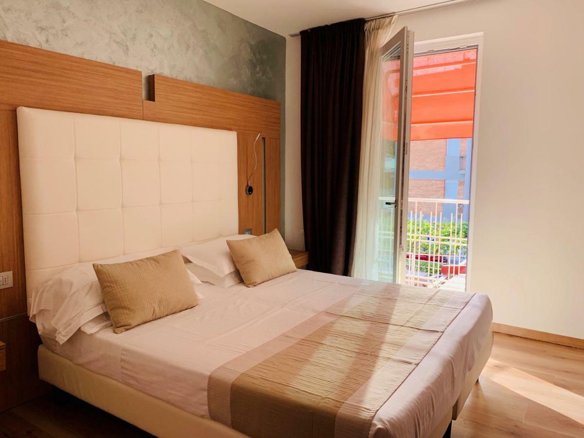 Kriss Internazionale Hotel Бардолино Экстерьер фото
