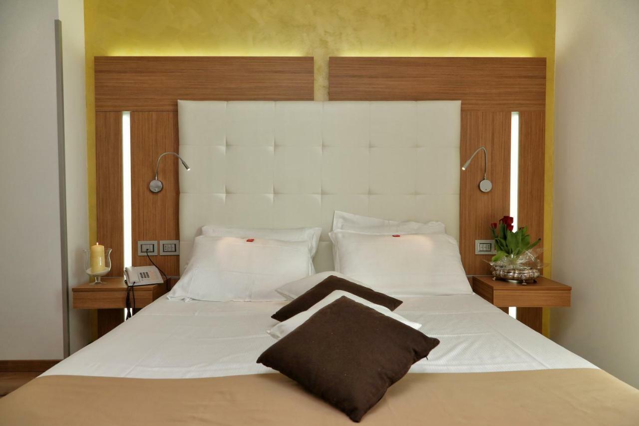 Kriss Internazionale Hotel Бардолино Экстерьер фото